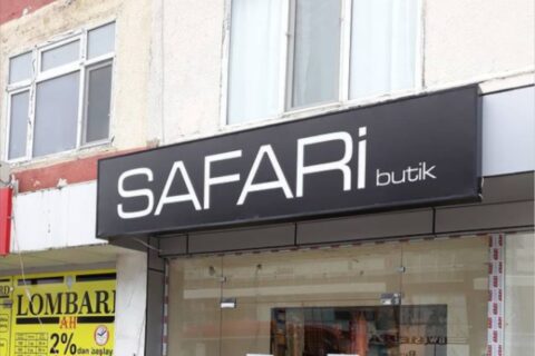 İşıqsız reklam lövhələri